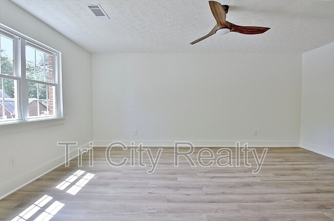 Building Photo - 105-A Rose Court