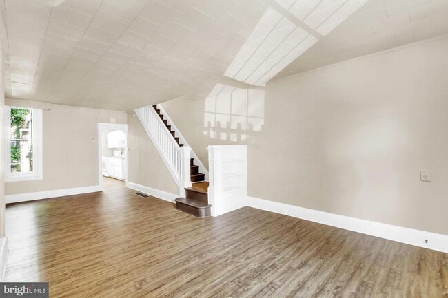 Building Photo - Spacious 3 Bedroom, 1 Bath Home in Harrisburg, Pa!