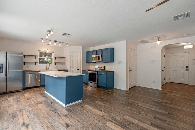 Building Photo - 7107 Leppke Cove