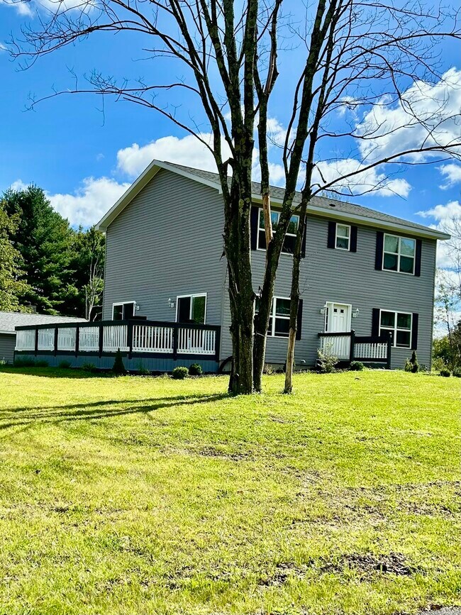 Building Photo - 228 Cranberry Dr