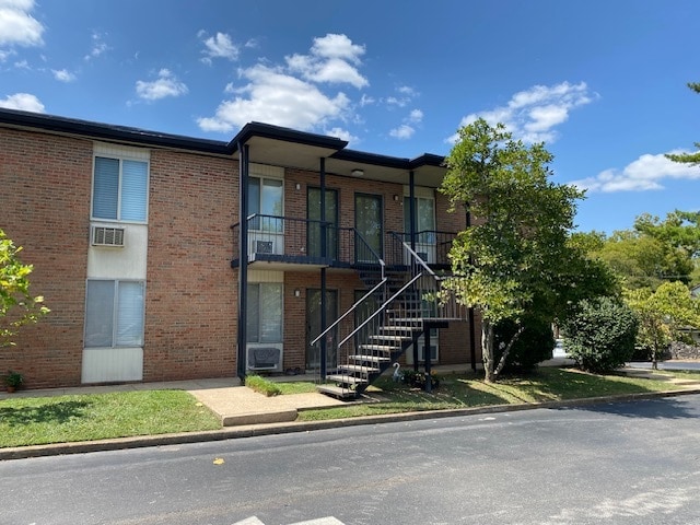 Building Photo - 2601 Hillsboro Pike