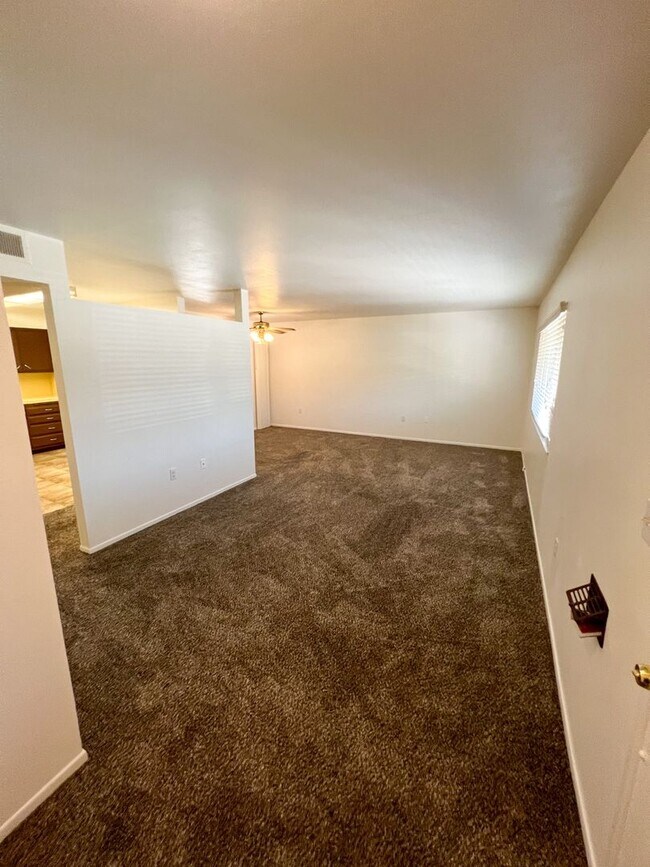 Foto del edificio - Beautiful 55+ home with a Garage in Sun Ci...