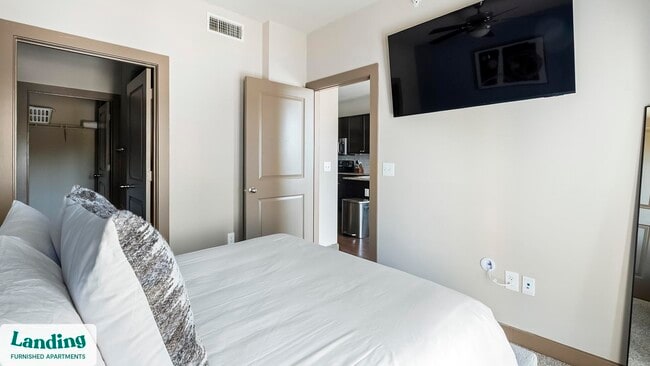 Building Photo - 13920 Mandolin Dr