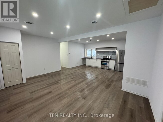 Building Photo - 385 Gables Rd