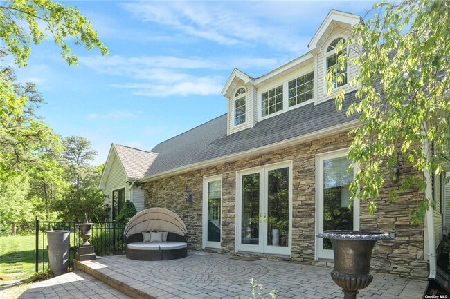 Building Photo - 26 Bellhaven Rd