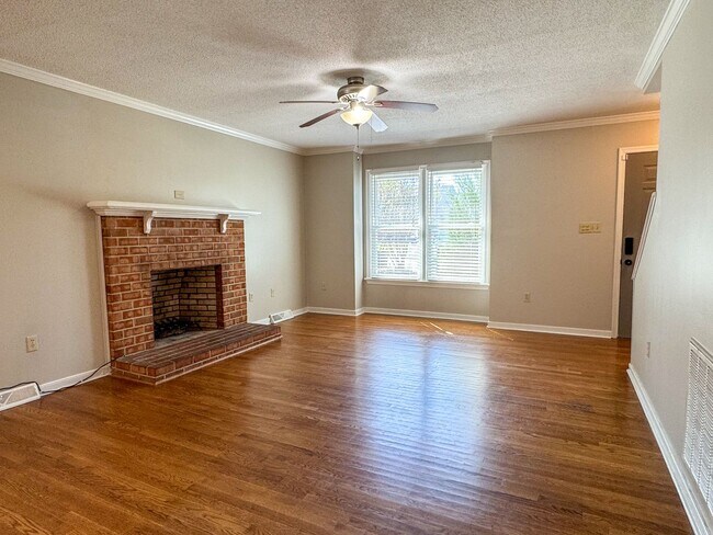 Foto del edificio - 4308 Boxwood Dr