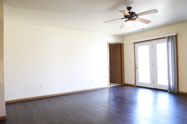 Building Photo - 22635 Hollow Oak Ln