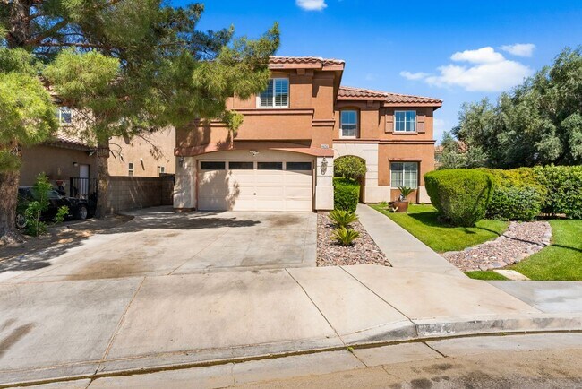 Foto del edificio - 44256 Dahlia St