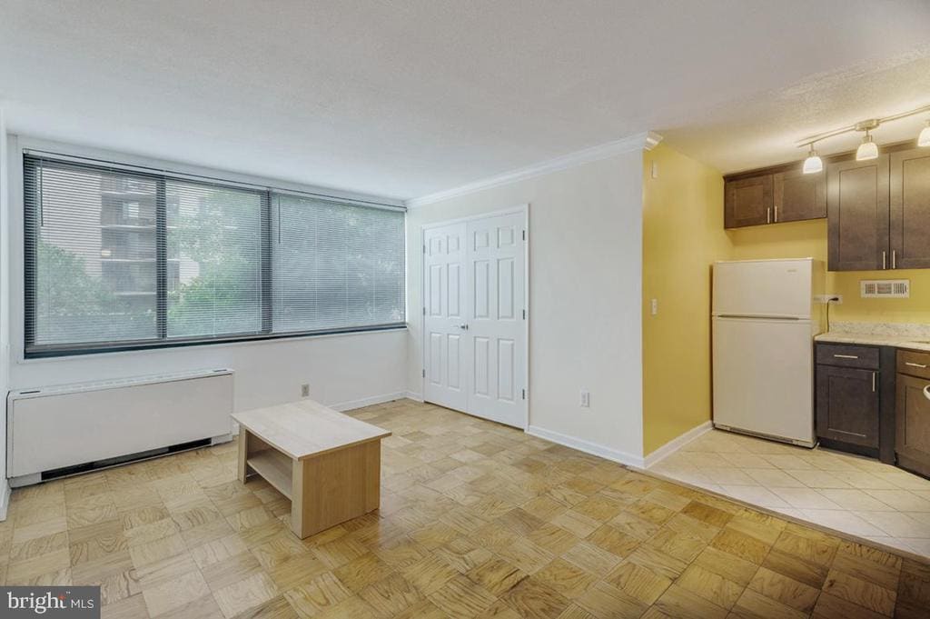 Primary Photo - 2201 L St NW