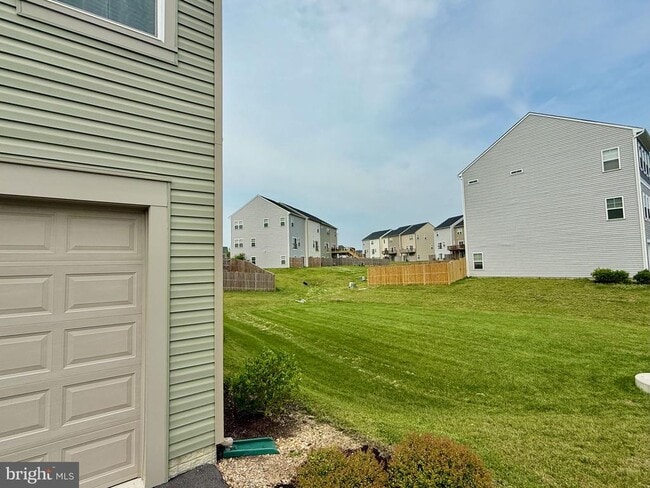 Building Photo - 242 Norland Knoll Dr