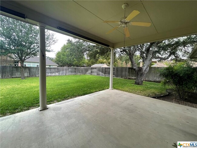 Building Photo - 5612 Legacy Oaks Dr