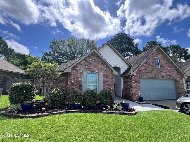 Foto del edificio - 309 Sun Ridge St