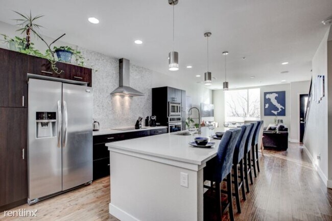 Building Photo - 3 br, 3.5 bath Townhome - 1717 Eaton St