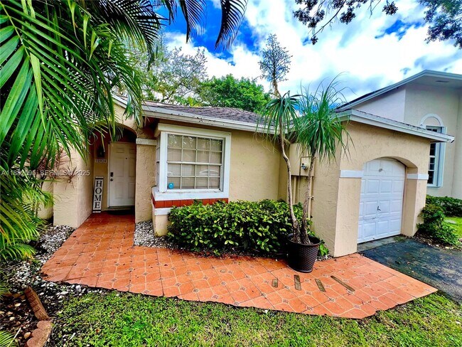 Foto del edificio - 11904 NW 12th St