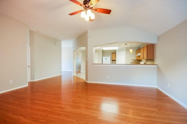 Foto del edificio - 5018 Jasmine Meadows Ln