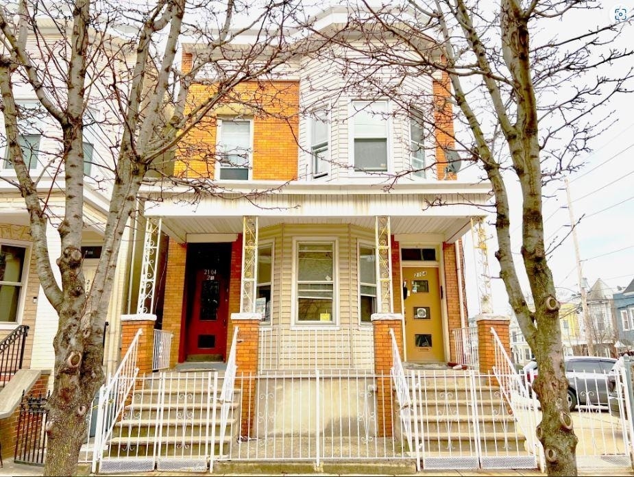 Primary Photo - 2104 New York Ave