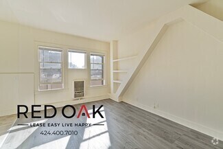 Building Photo - 537 S Kenmore Ave
