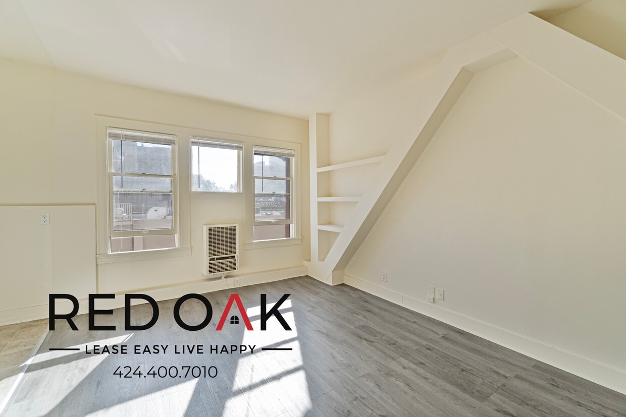 Primary Photo - 537 S Kenmore Ave