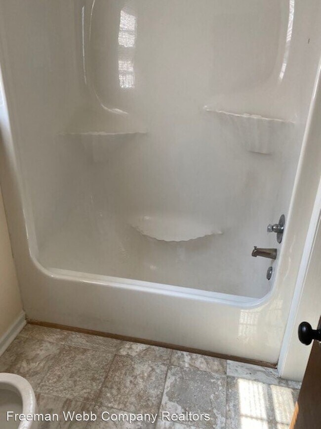Foto del edificio - 3 br, 1 bath House - 307 Sarver Avenue