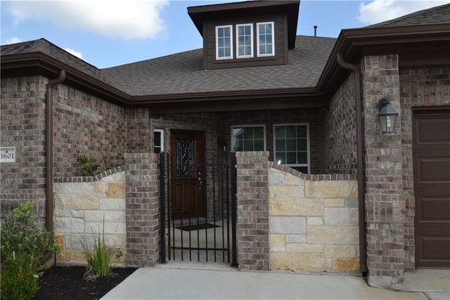 Building Photo - 3601 Del Payne Lane