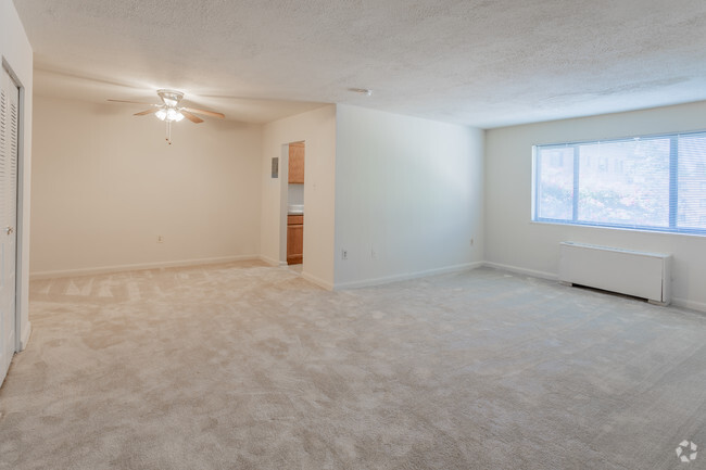 1 BR, 1 BA - 797 SF - Sheridan Apartments