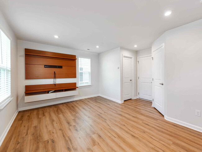 Building Photo - 10756 Overlook Mountain Dr