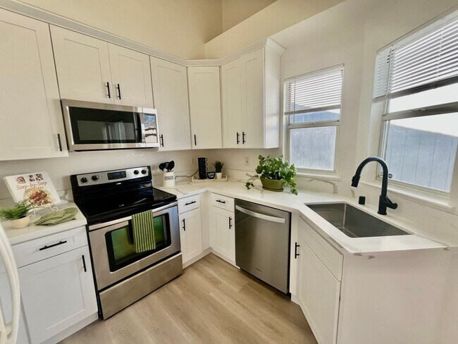 Foto del edificio - Remodeled 3 Bedroom Home for Rent in Rocklin
