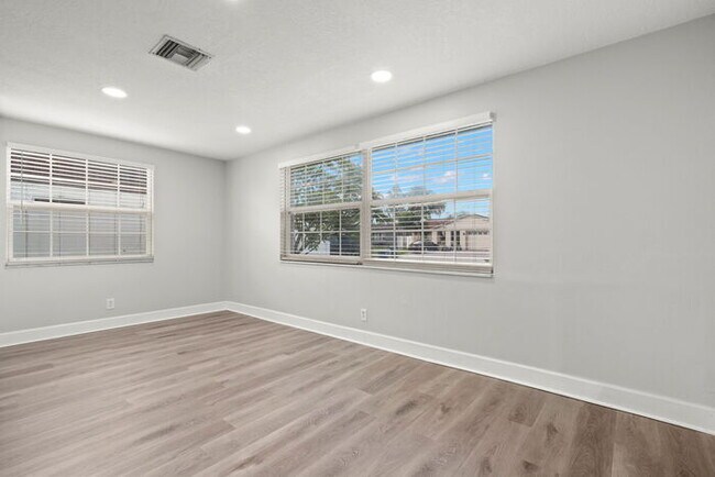 Building Photo - UPGRADED Home For Rent in Orangewood Highl...