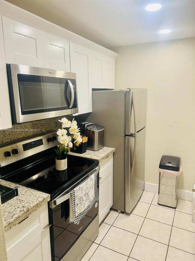 Foto del edificio - 7035 NW 186th St