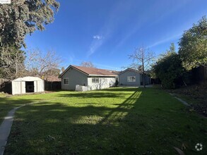 Building Photo - 2749 Asilomar Dr