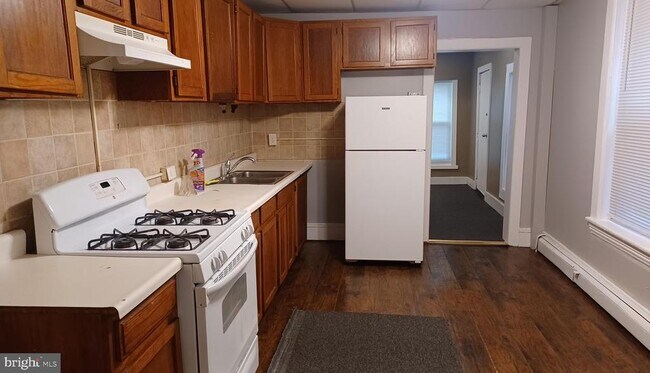 Foto del edificio - 411 N Montgomery St