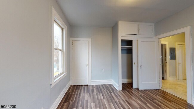 Foto del edificio - 416 Leslie St