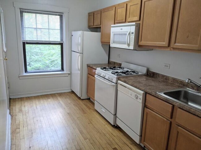 Foto del edificio - 2 bedroom in Evanston IL 60202