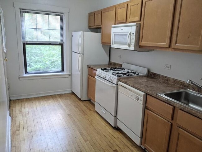 Building Photo - 2 bedroom in Evanston IL 60202