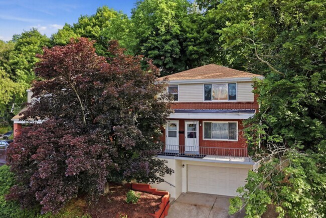 Foto del edificio - 168 Bryson Ave
