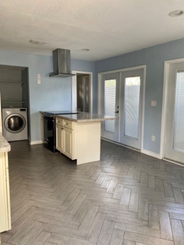 Building Photo - 4220 SW 99th Ave
