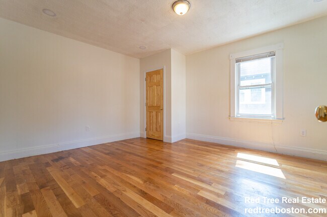 Foto del edificio - 12 Logan St