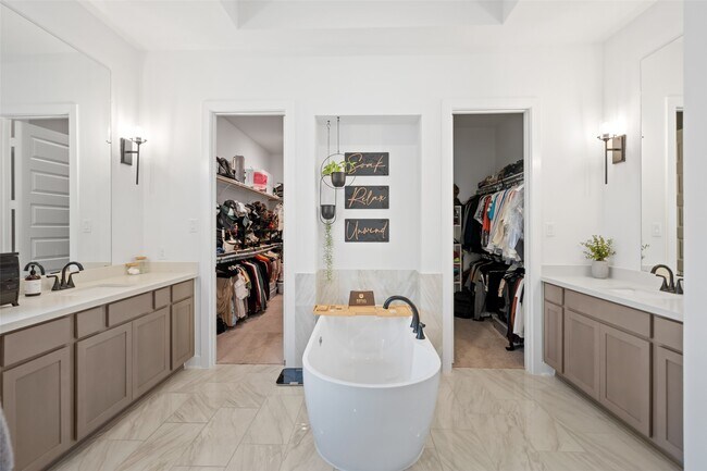 Foto del edificio - 161 Hbr Hls Dr