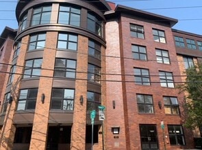 Building Photo - 70 Adams St