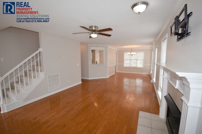 Foto del edificio - Gorgeous all-brick 4BD/2.5BA+Bonus room! Attached garage, bonus room AND loft!