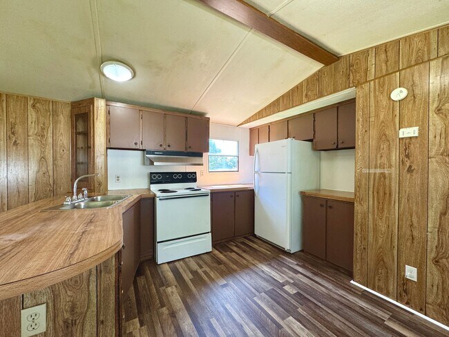 Foto del edificio - Partial Utilities Included • 2 Bed/ 1 Bath...