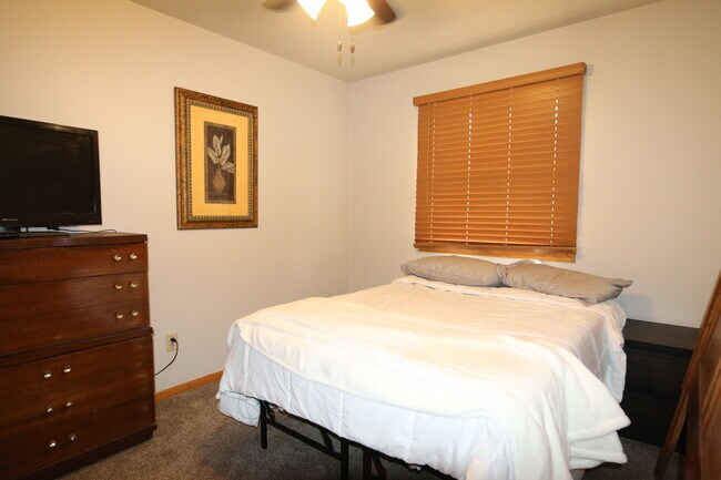 Foto del edificio - 1223 S Main St