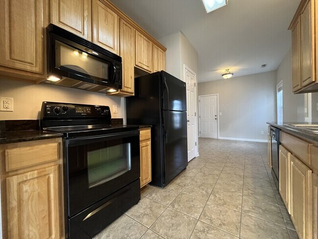 Foto del edificio - 2004 Helleri Dr