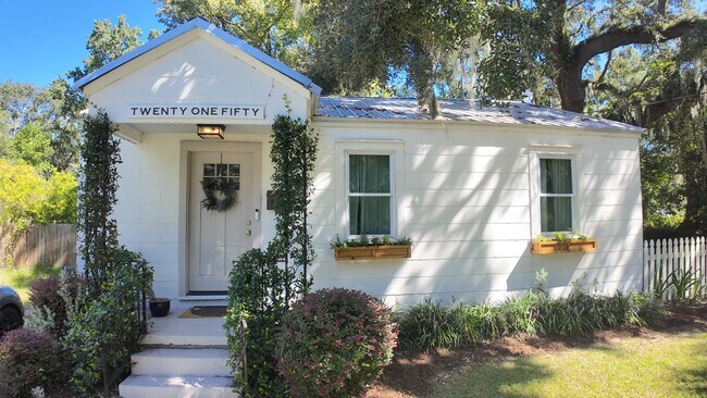 Building Photo - 2150 Texas Ave