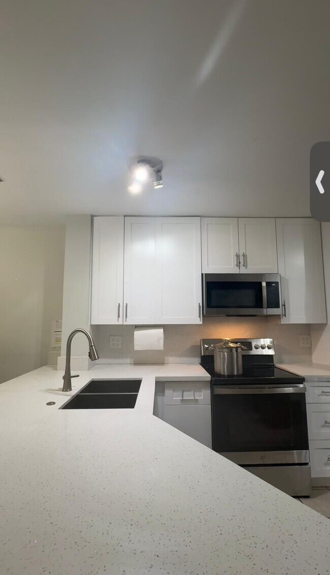 Foto del edificio - 7650 Lago Del Mar Dr