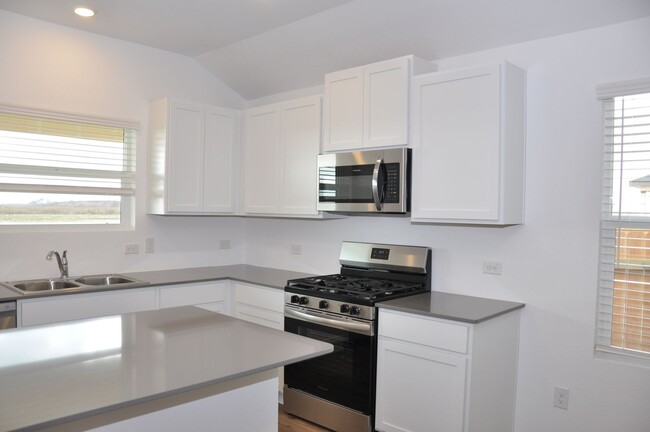 Foto del edificio - 4 Bedroom 3 Bath Brand New Home in Waterstone