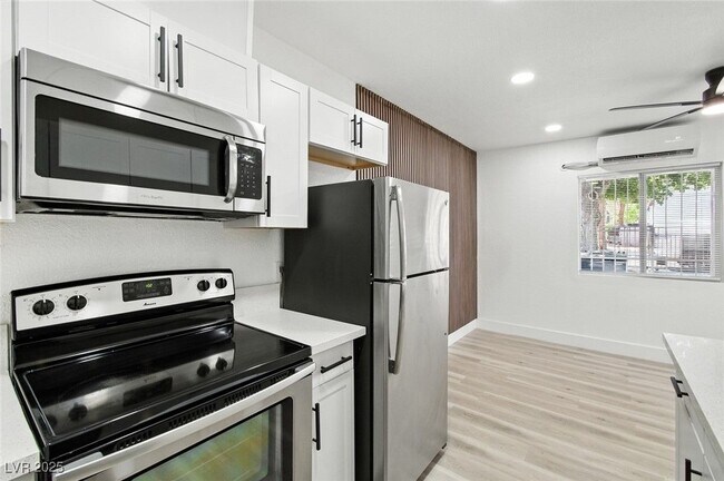 Foto del edificio - 364 N 13th St