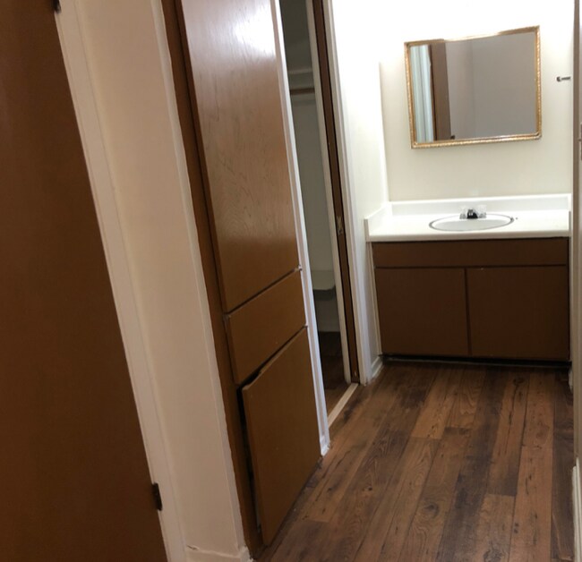 Building Photo - Jacksonian Apartments