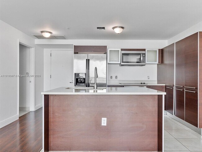 Foto del edificio - 1900 N Bayshore Dr