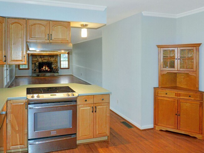 Building Photo - 1332 Redwood Cir